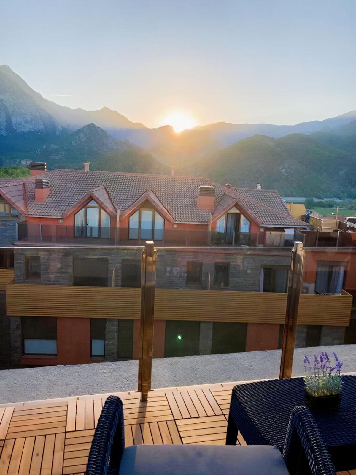 Apartament Duplex Amb Vistes Al Pirineu Catala โกญเดอนาร์โก ภายนอก รูปภาพ